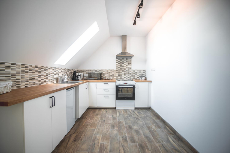 Others 4, Pataky Apartmanok, Veszprém