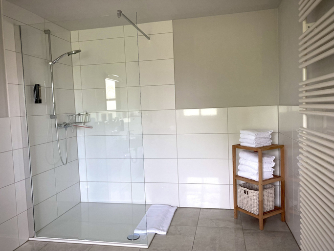 Bathroom 5, Das SinGold Boutique Hotel Restaurant, Augsburg