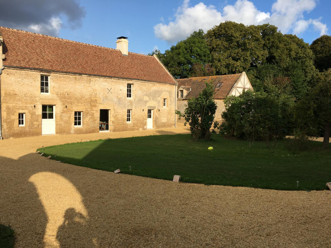 Exterior 8
