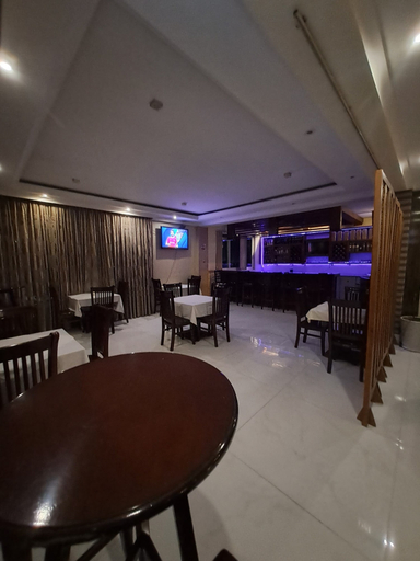 Food & Drinks