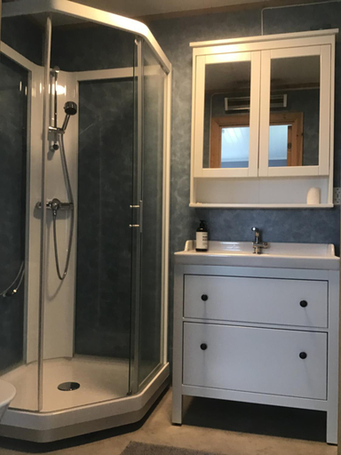 Bathroom 2, Laukvika rorbuer, Vågan