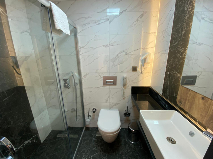 Bathroom 5, Miyas Luxury Hotel, Kemer