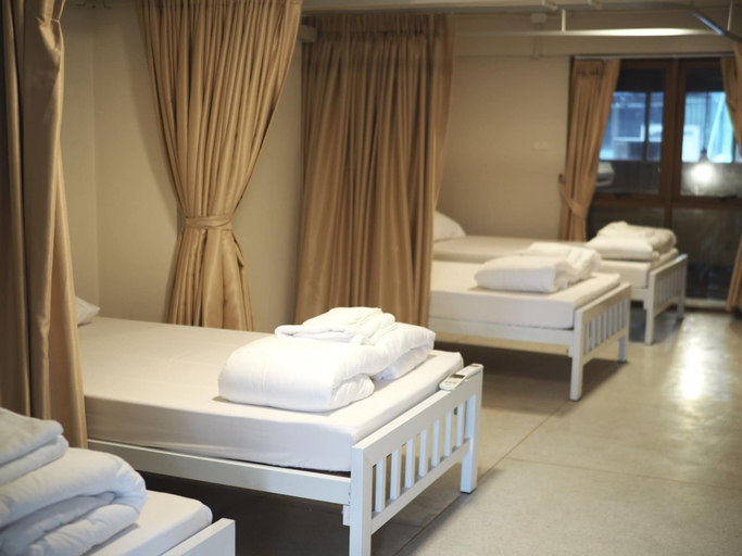 Bedroom 2, Krung Tone Hostel, Khlong San