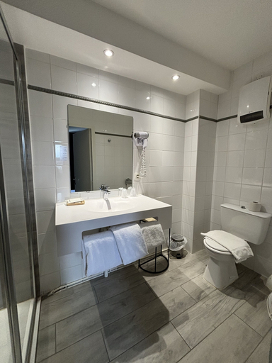Bathroom 4, Hôtel De Troyes, Aube