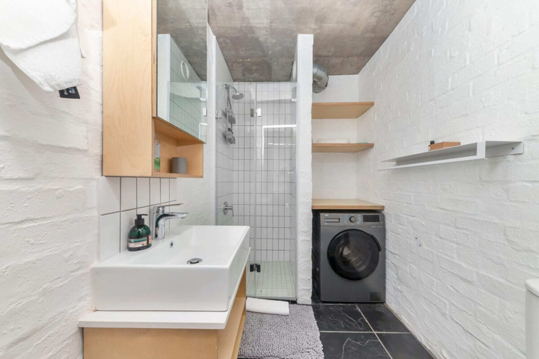 Bathroom 3, Seaside Studio Apartment, 9 Mins to Queens Beach!, City of Cape Town