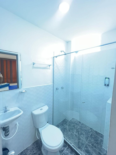 Bathroom 3, Hotel Cafe Estrella, Armenia