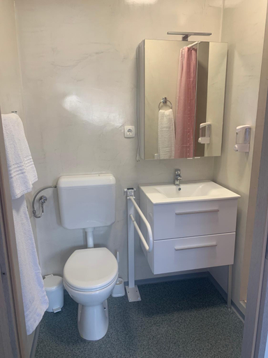 Bathroom 2, Szelim Motel, Tatabánya