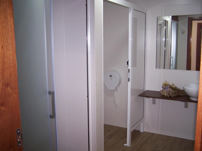 Bathroom 1, Albergue San Pedro, A Coruña