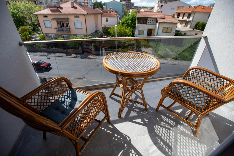 Others 4, Villa Darki