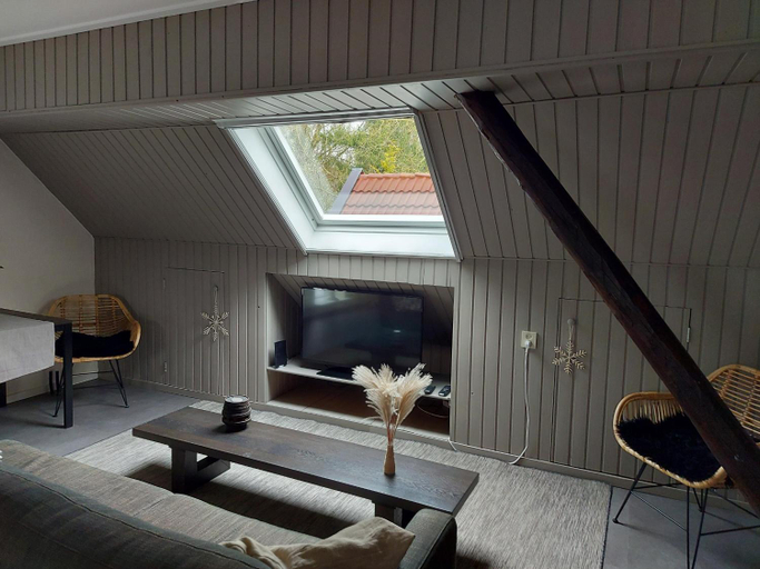 Others 4, Aekingahof, Ooststellingwerf