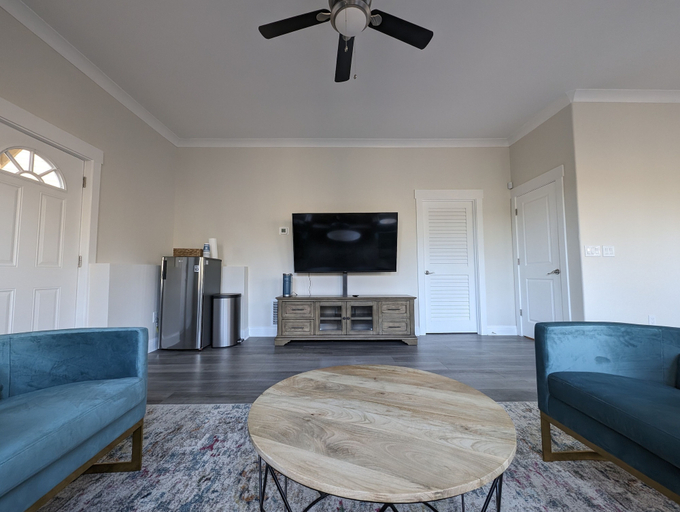 Others 5, Colony Suite - Bridgegate, Cobb