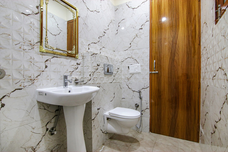 Bathroom 4, FabHotel South Crown, Sahibzada Ajit Singh Nagar