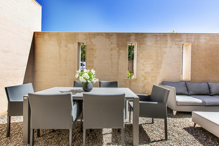 Facilities 4, Maison Danube, Var