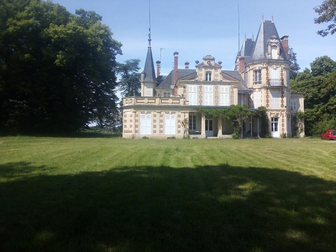 Exterior & Views 1, Chateau de Maucouvent, Nièvre