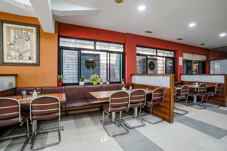 Food & Drinks 3, Fabhotel Samrat, Nashik