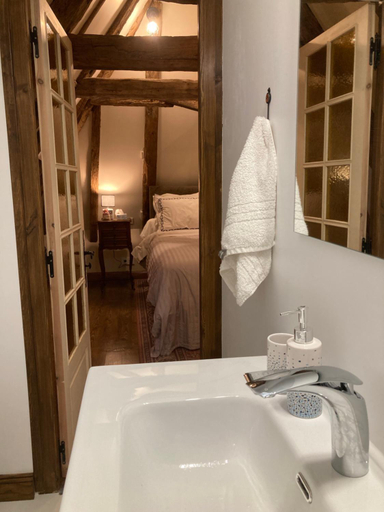 Bathroom 2, Les Petits Cousins Du Quebec - Chambres D’hotes a Domme, Dordogne