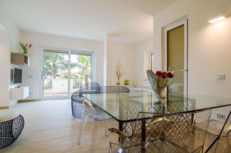 Dining Room 8