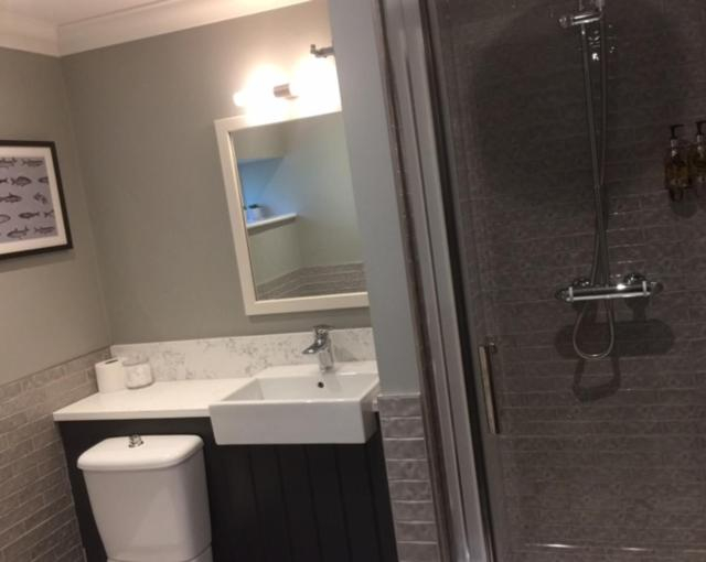 Bathroom, The Swan Inn, Cheshire East