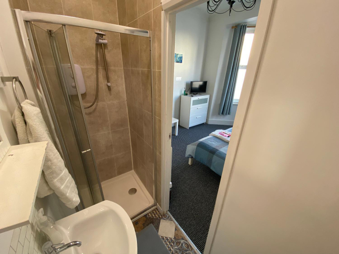 3, The Bay En-suite Room, Plymouth
