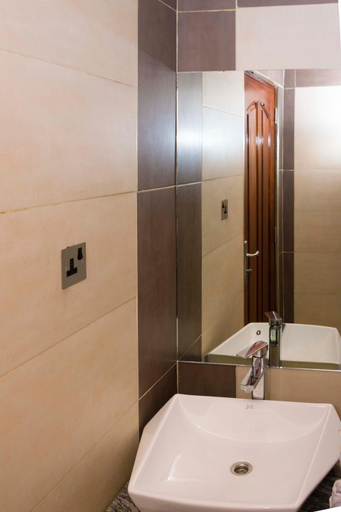 Bathroom 4, Freedom City Hotel, Jinja
