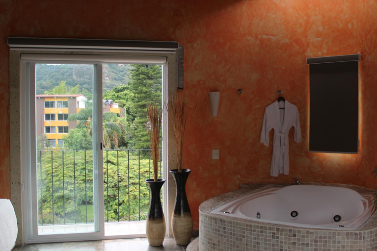 Bathroom 4, Nequi Hotel Boutique, Tepoztlán