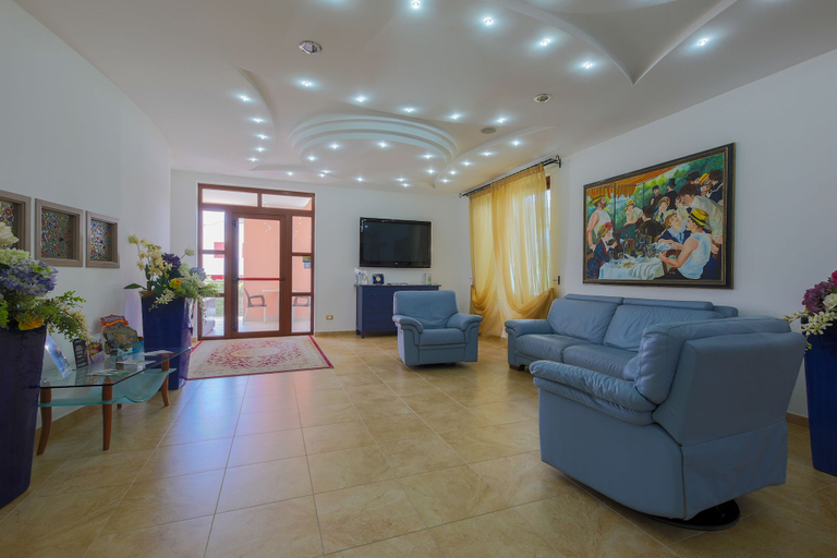 Others 5, Hotel Corallo, Brindisi