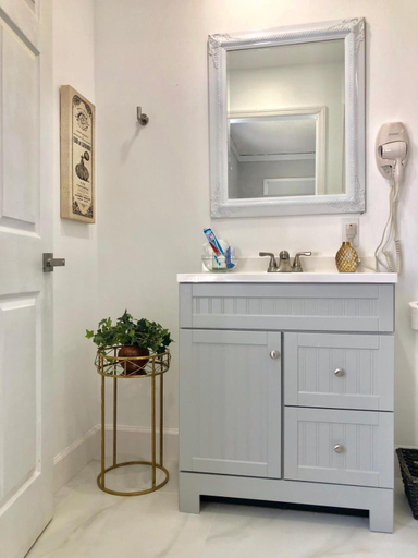 Bathroom 3, Sunny and Charming Suite next to MIA, Miami-Dade