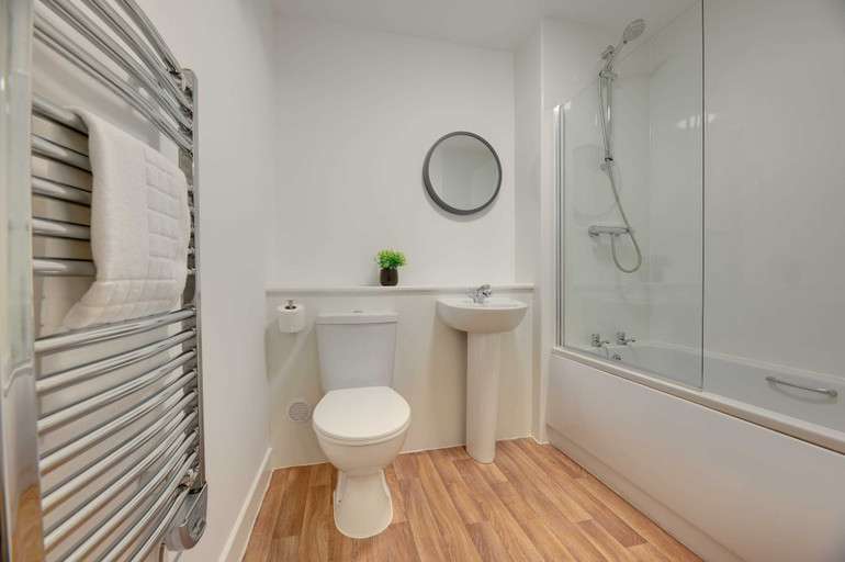 Bathroom, Charltons Bonds Apartments 1B - By Week2Week, Newcastle upon Tyne