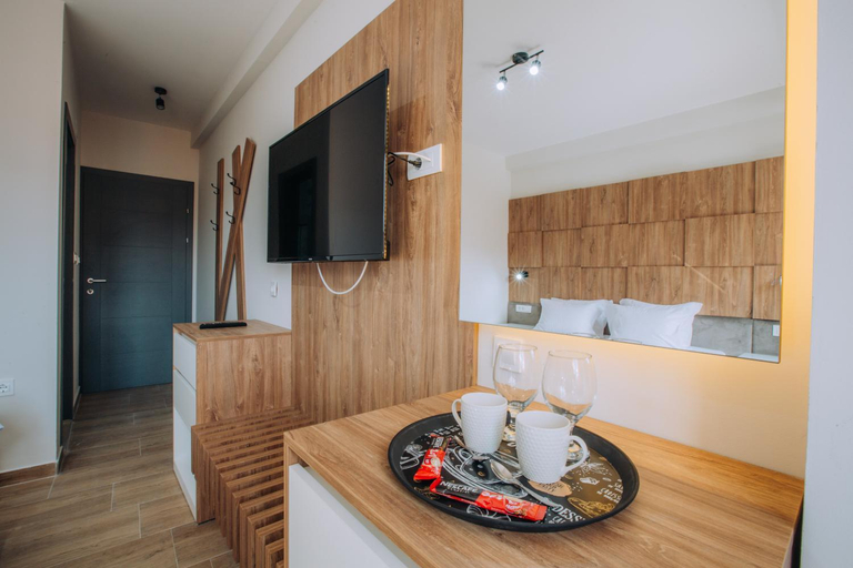 Others 3, Villa Darki