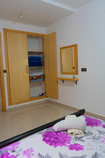 Bedroom 1, Enjoy Your Vacation Here, 1 min to The Beach, Only for families !!, Tétouan