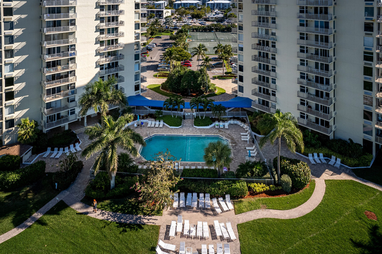 Exterior & Views 1, Estero Beach and Tennis, Lee