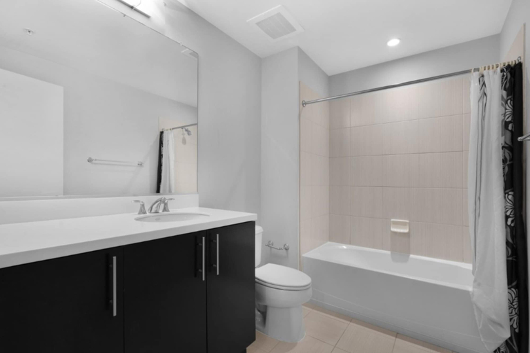 Bathroom 4, Bluebird Suites DC Financial District, Washington D.C.