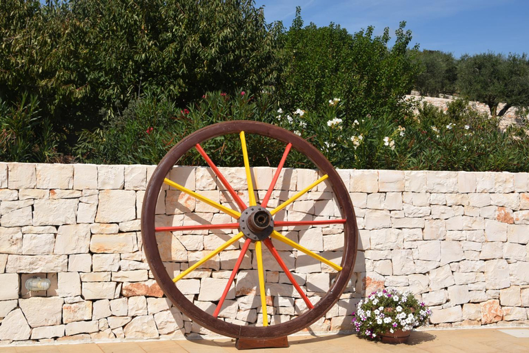Others 5, Quei Trulli Divini, Taranto