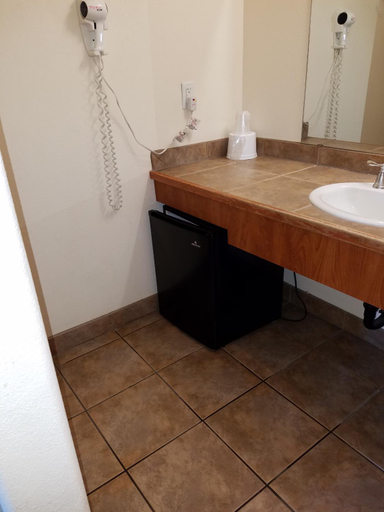 Bathroom 3, Premier Inns Tolleson, Maricopa