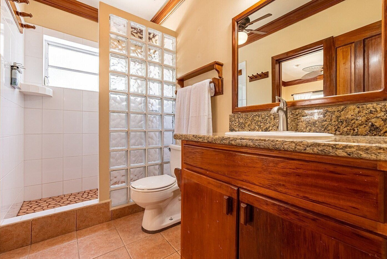 Bathroom, Vita Retreats