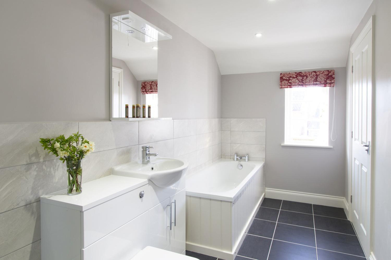 Bathroom 3, The Loddon Swan, Norfolk