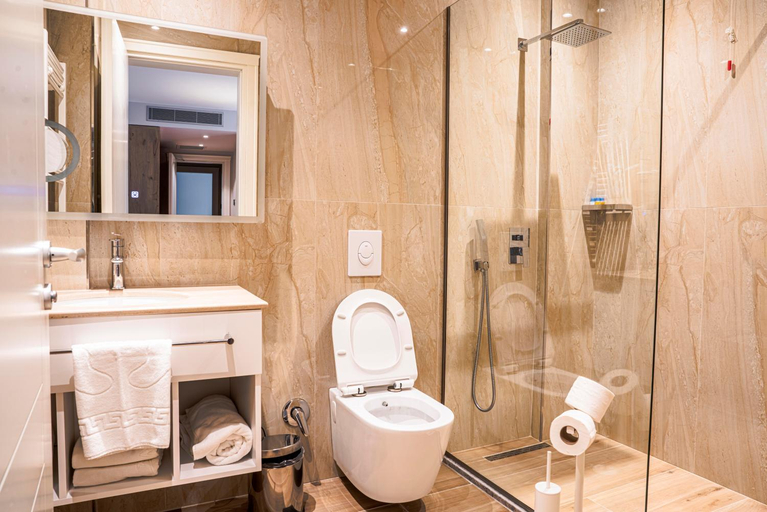 Bathroom 3, Amfora Hotel & Spa, Durrësit