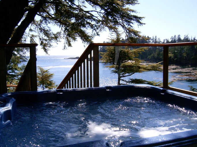 Sport & Beauty 2, Reef Point Oceanfront B & B, Alberni-Clayoquot