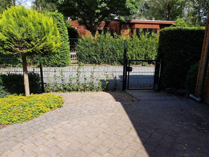 Spacious Chalet in Garderen with Fenced Garden, Barneveld