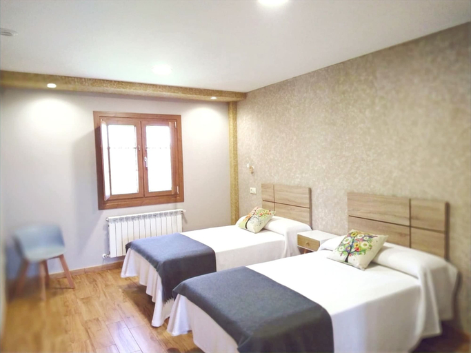 Bedroom 4, Apartamentos Navalin, Asturias