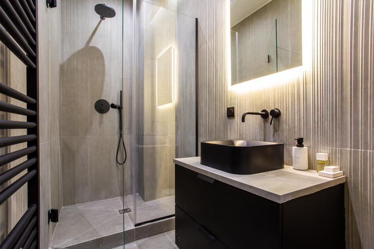 Others 3, CMG - Grand Boulevard - Poissoniere, Paris