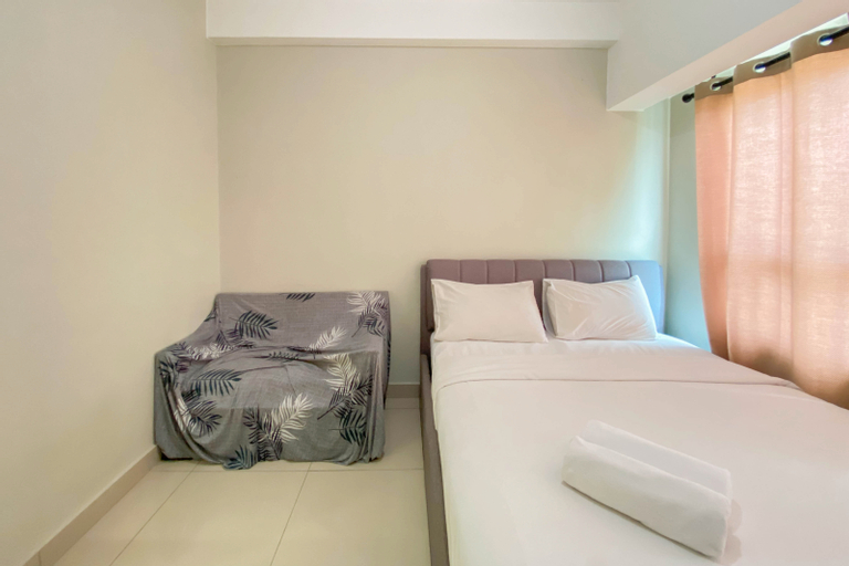 Pleasant and Tidy Studio Apartment Springlake Summarecon Bekasi Apartment By Travelio, Bekasi