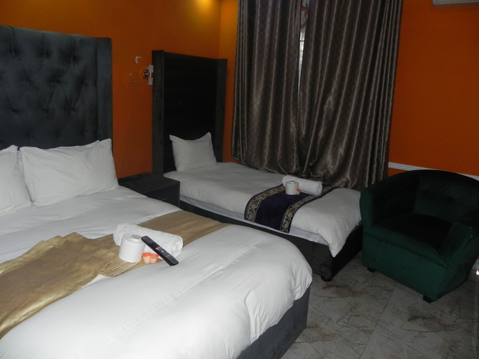 Bedroom 2, Gold Crown international Hotel, City of Johannesburg