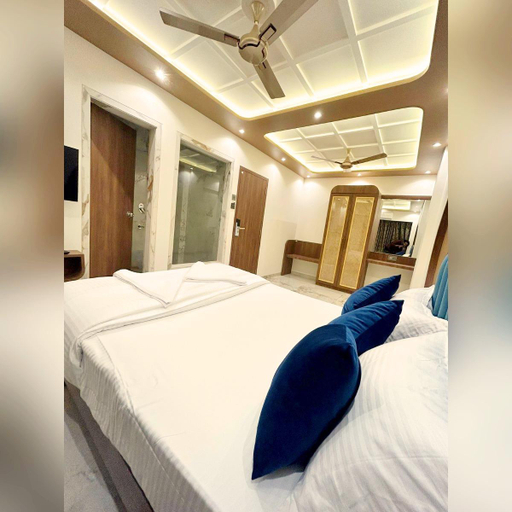 Bedroom 3, Hotel Sagar Sangam, Thane