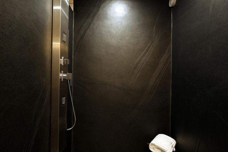 Others 5, Marias Guest House, Liège