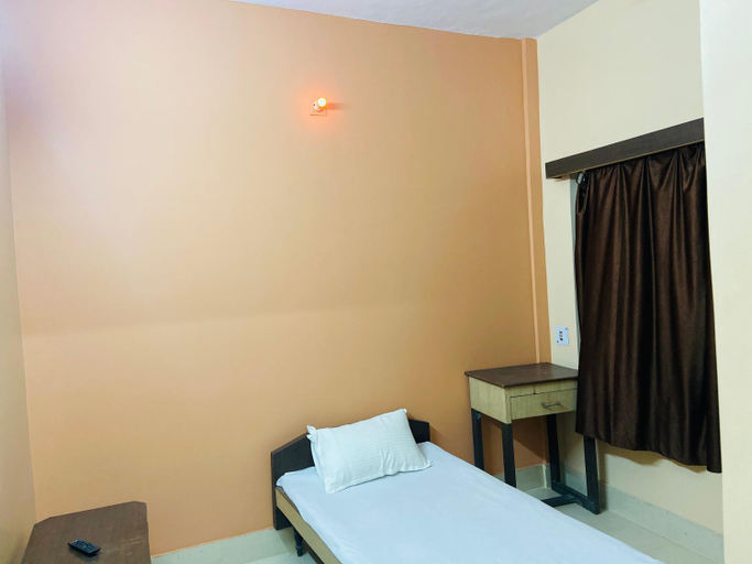 Bedroom 3, Hotel Nishi, Baleshwar