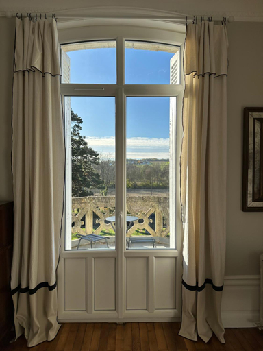 Others 5, Chateau de Moulede, Charente