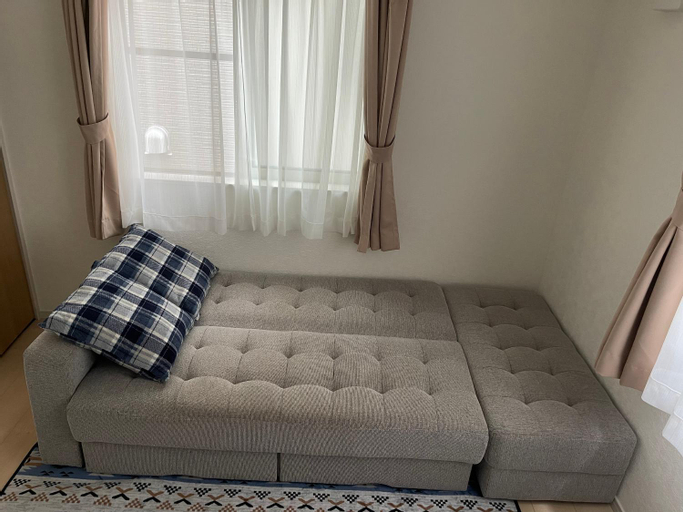 Bessalov Home 2nd room friendly house, Wakō