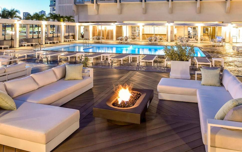 Food & Drinks 5, Ala Moana Hotel _ Ocean view with balcony, Honolulu