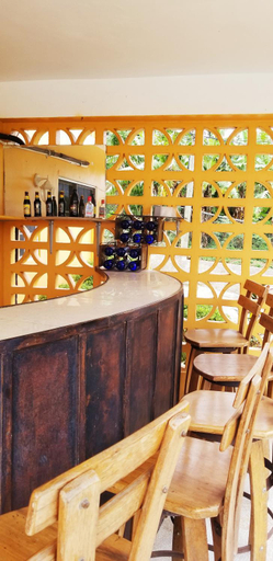 Food & Drinks 5, Chaudhry House Montego Bays- 2nd floor apt